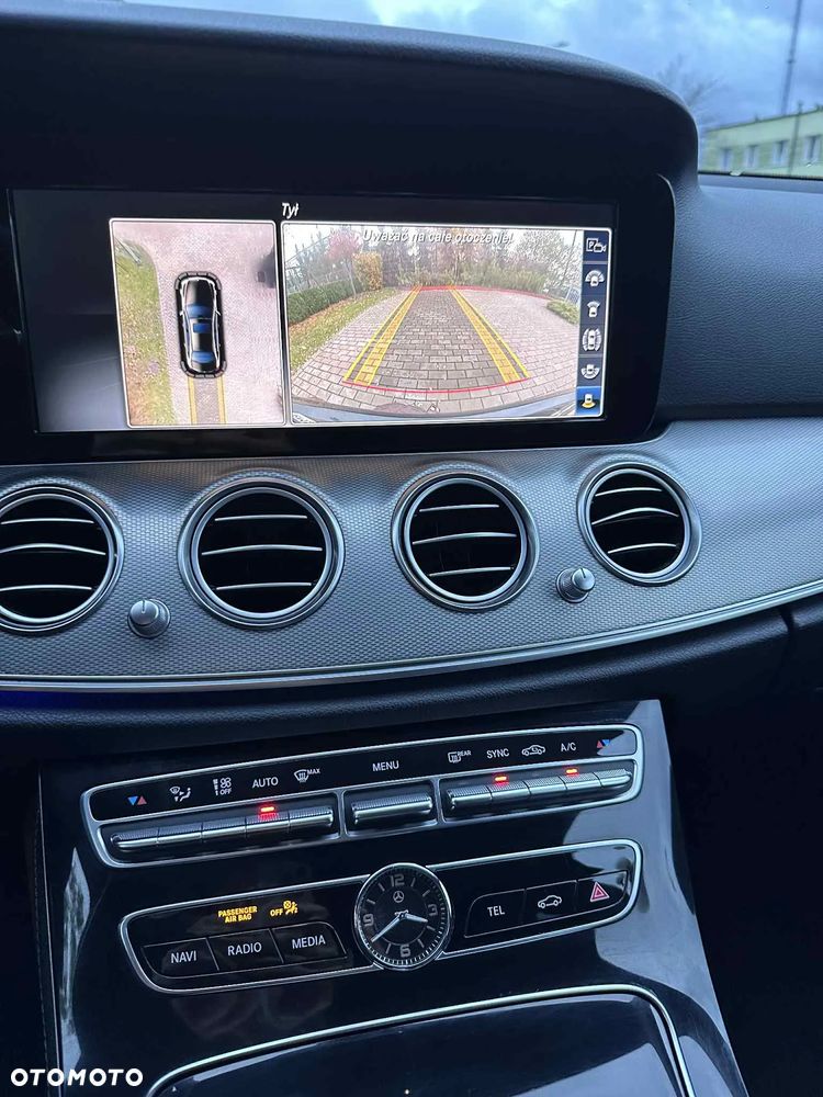 Mercedes-Benz Klasa E 220 d 9G-TRONIC - 22