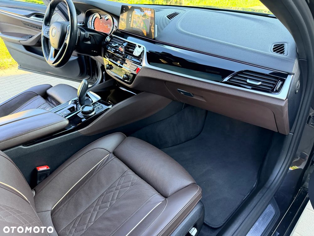 BMW Seria 5 530i xDrive M Sport sport - 25