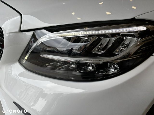 Mercedes-Benz Klasa C 300 4Matic 9G-TRONIC AMG Line - 5