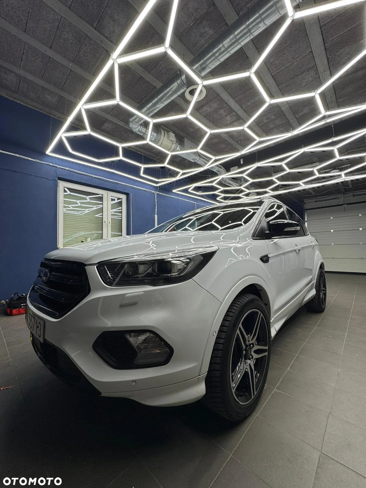 Ford Kuga 1.5 EcoBoost 2x4 ST-Line - 2