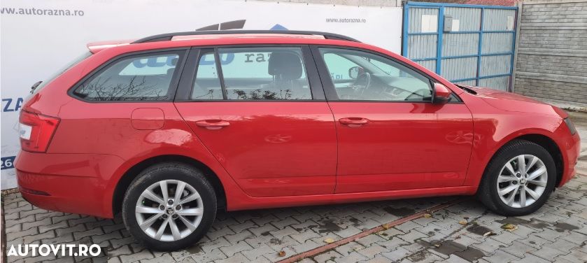 Skoda Octavia 1.6 TDI DSG Style - 6