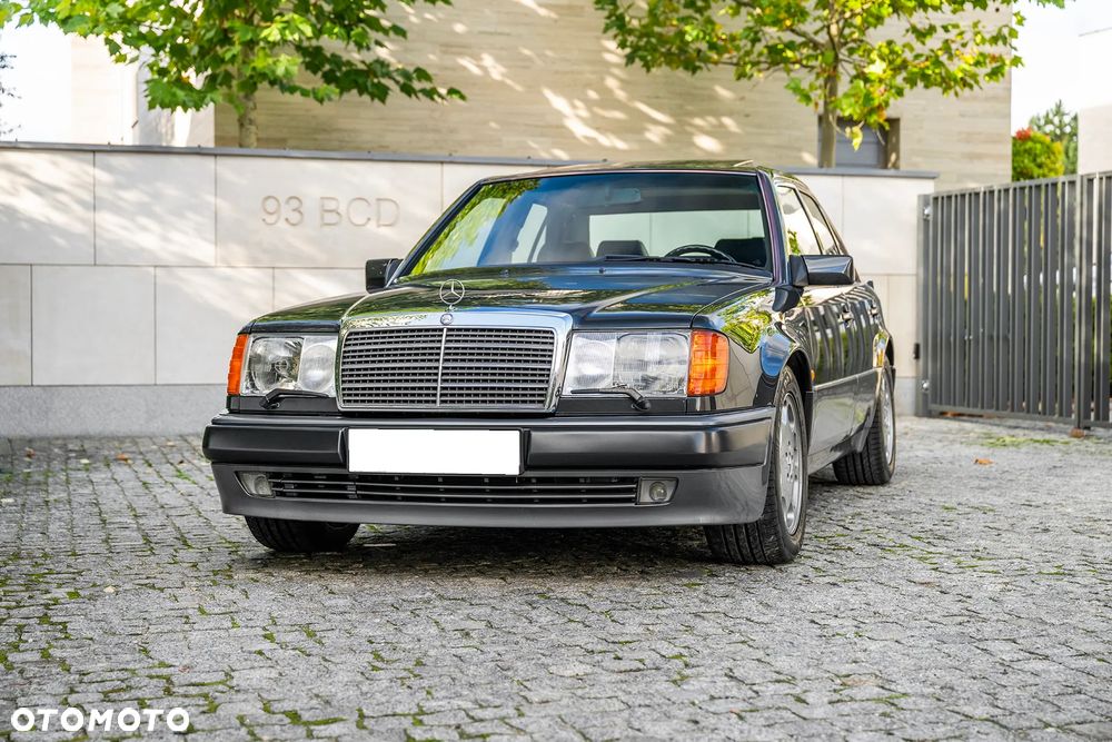 Mercedes-Benz W124 (1984-1993)