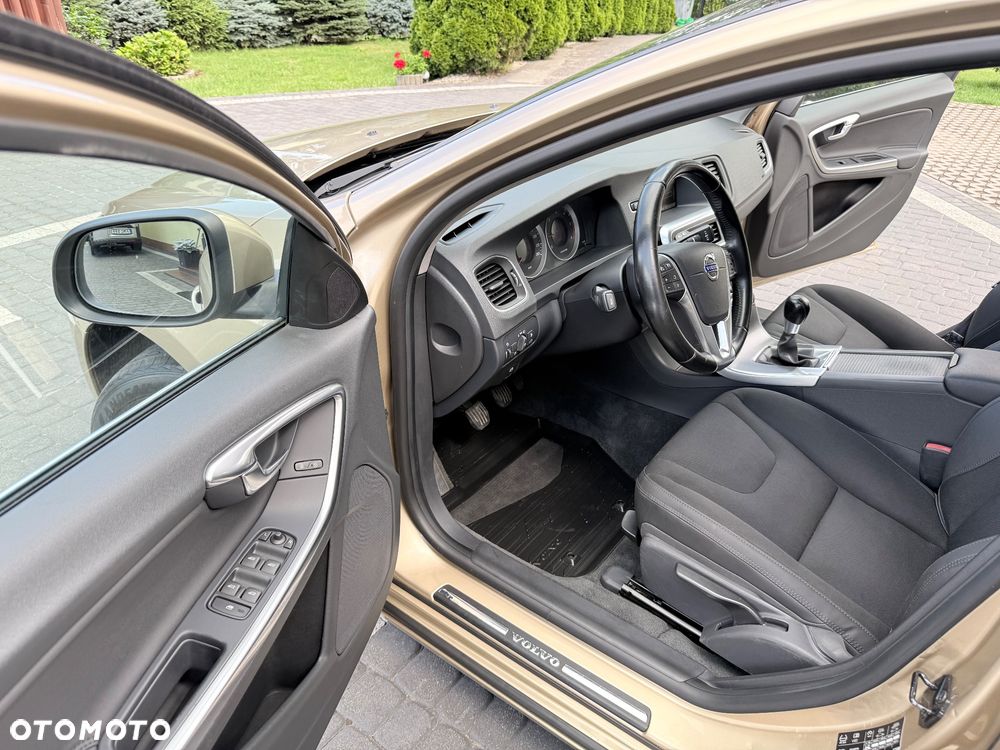 Volvo V60 DRIVe Momentum - 10