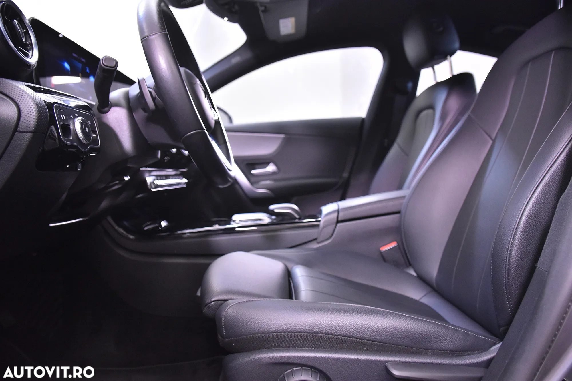 Mercedes-Benz CLA 180 7G-DCT - 22