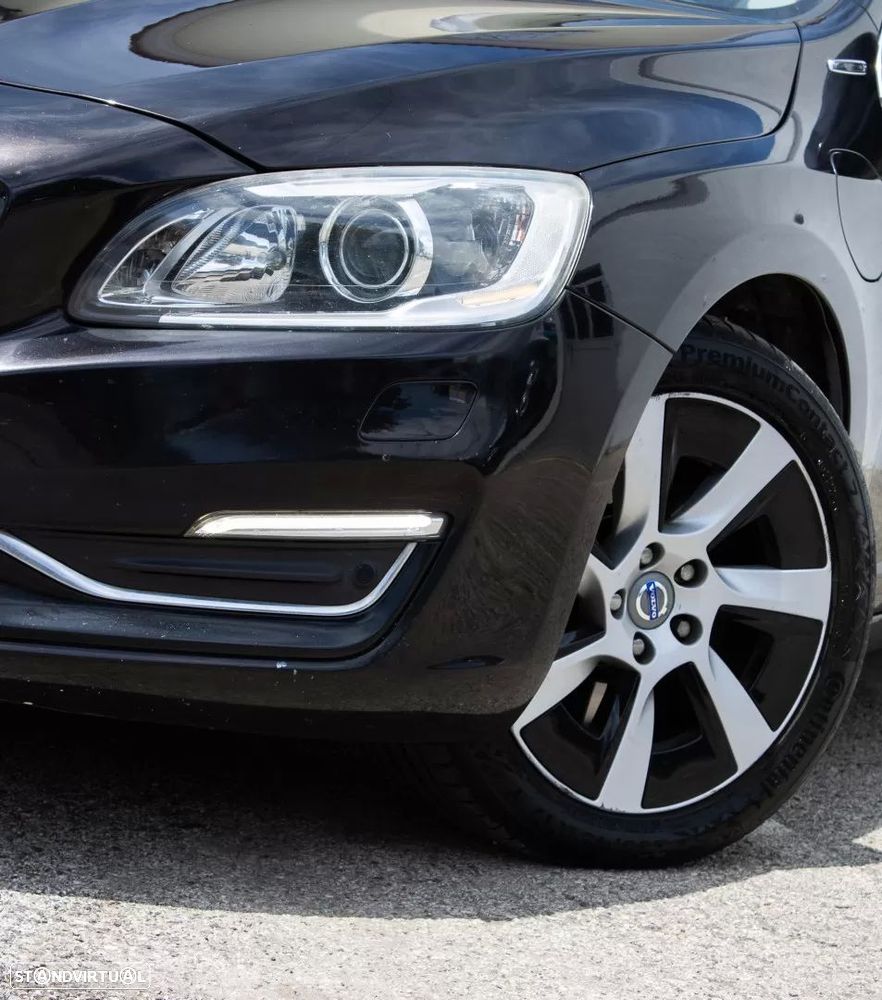 Volvo V60 D6 Plug-In-Hybrid AWD Geartronic Momentum — fotografia 8