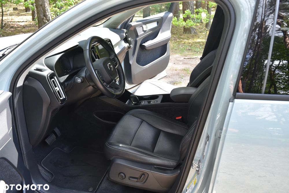 Volvo XC 40 T5 AWD Geartronic Momentum Pro - 21