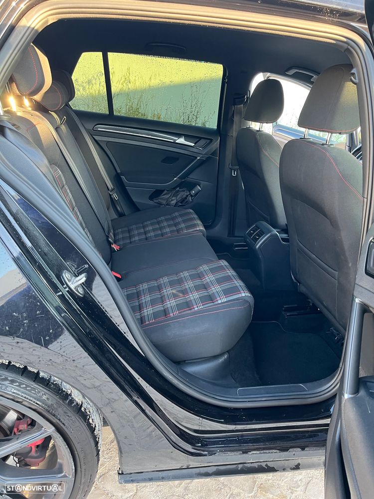 VW Golf 2.0 TSi GTi Performance - 3