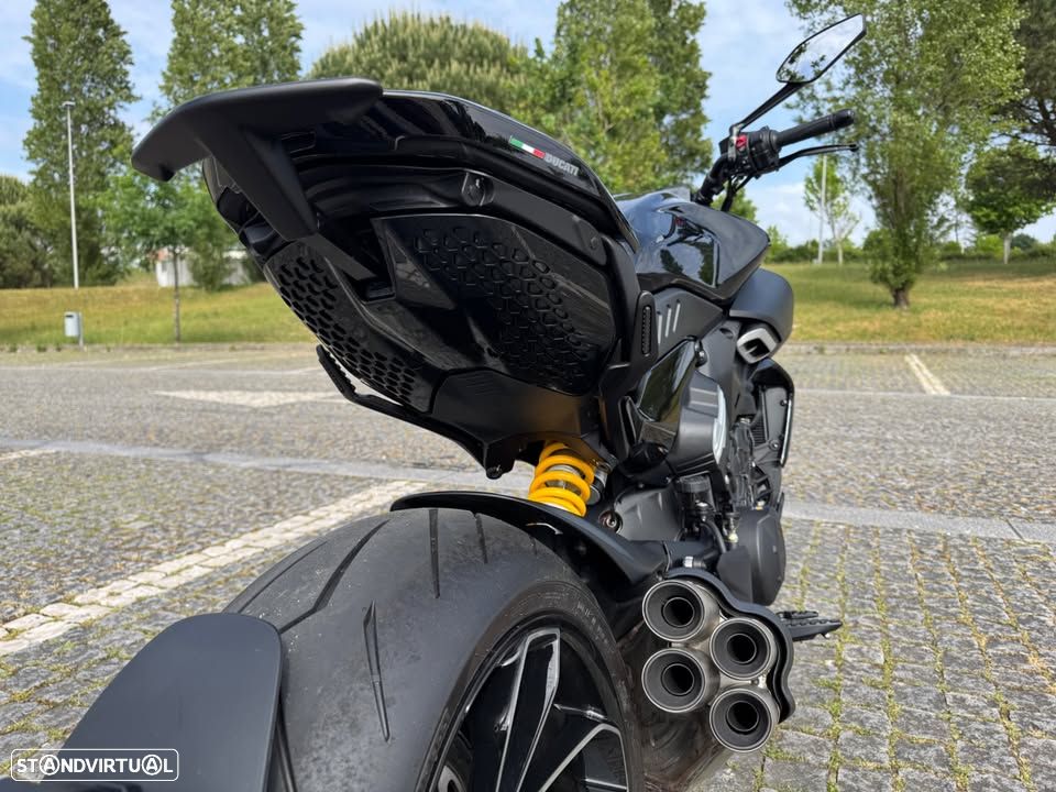 Ducati Diavel V4 Thrilling Black - 2