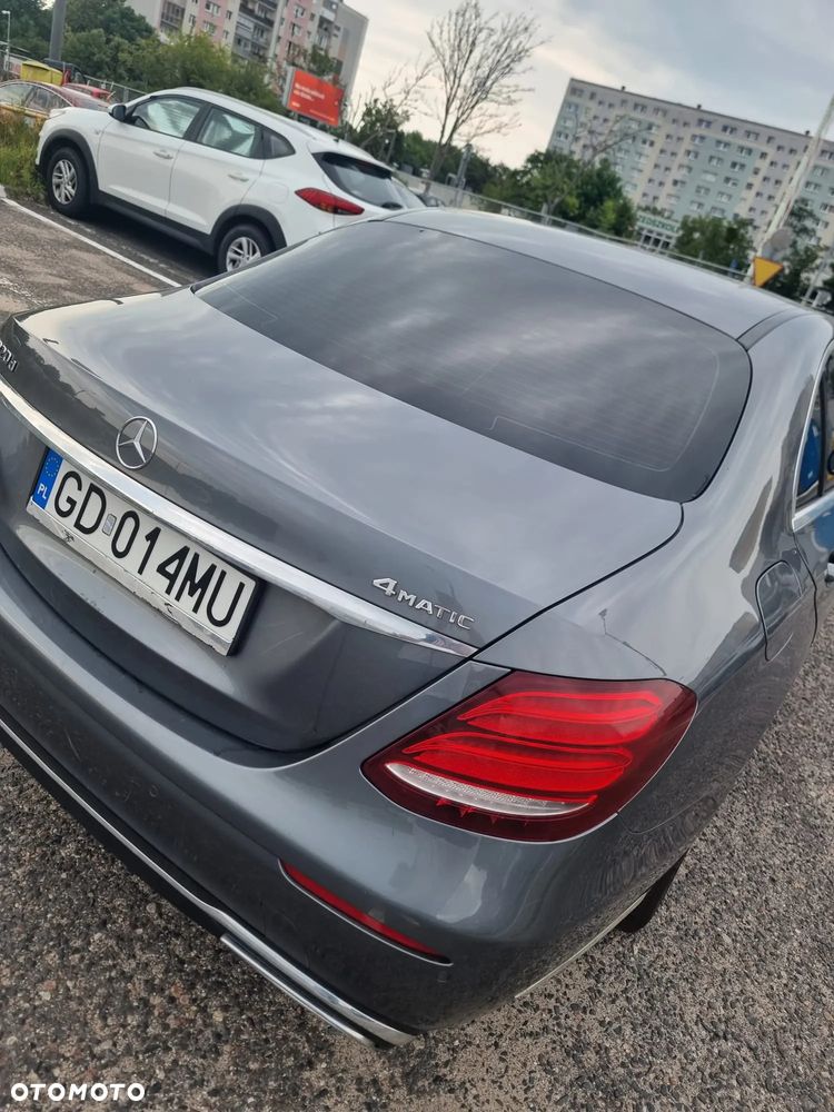 Mercedes-Benz Klasa E 220 d 4-Matic 9G-TRONIC - 10