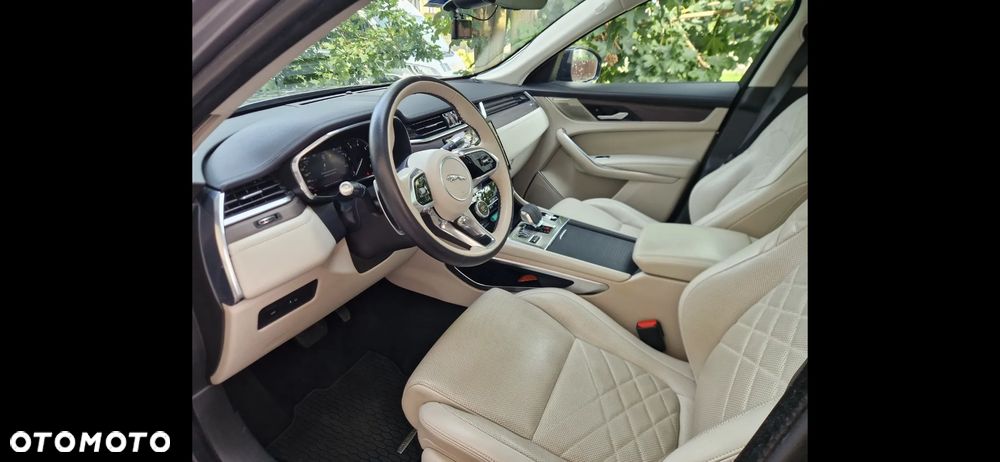Jaguar F-Pace - 9