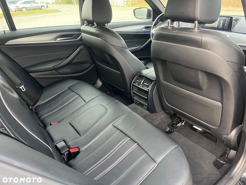 BMW Seria 5 520d xDrive M Sport Edition - 17