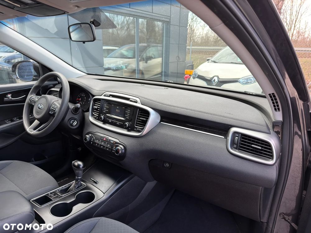 Kia Sorento - 25