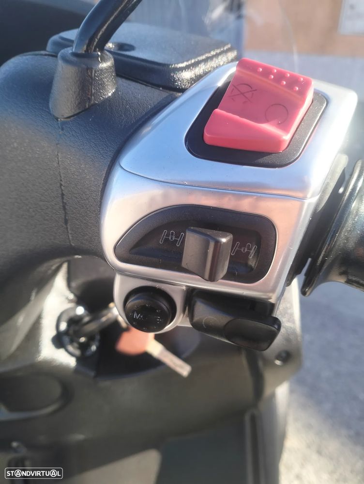Piaggio MP3 RST - 14