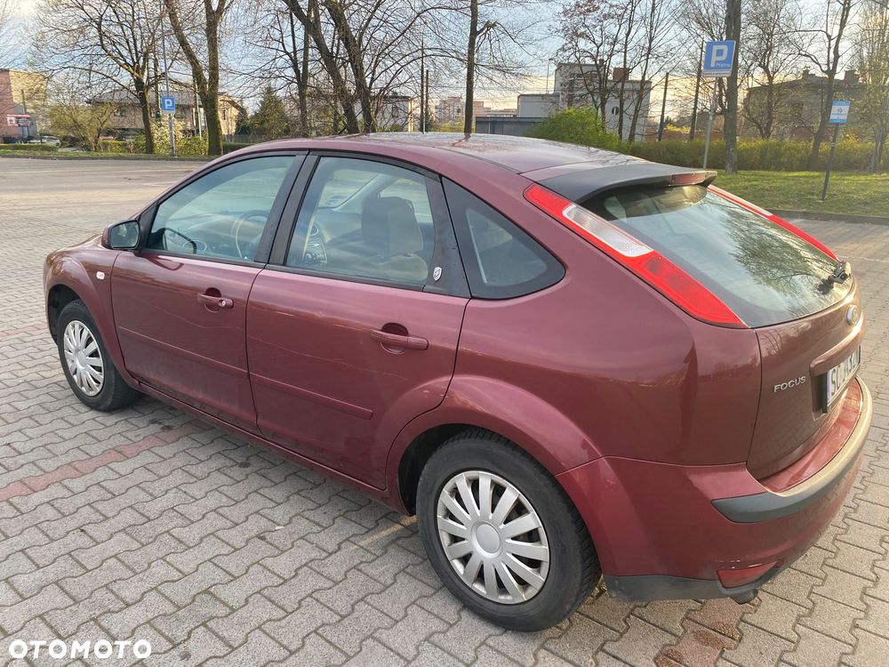 Ford Focus Ghia - 2