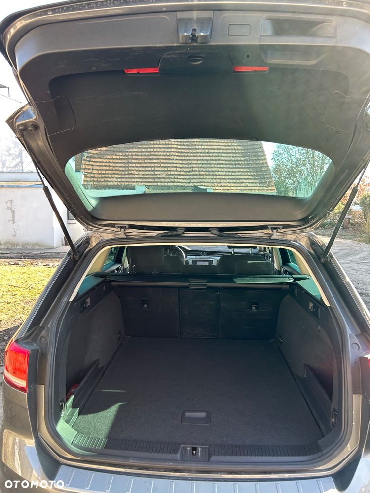 Volkswagen Passat - 17