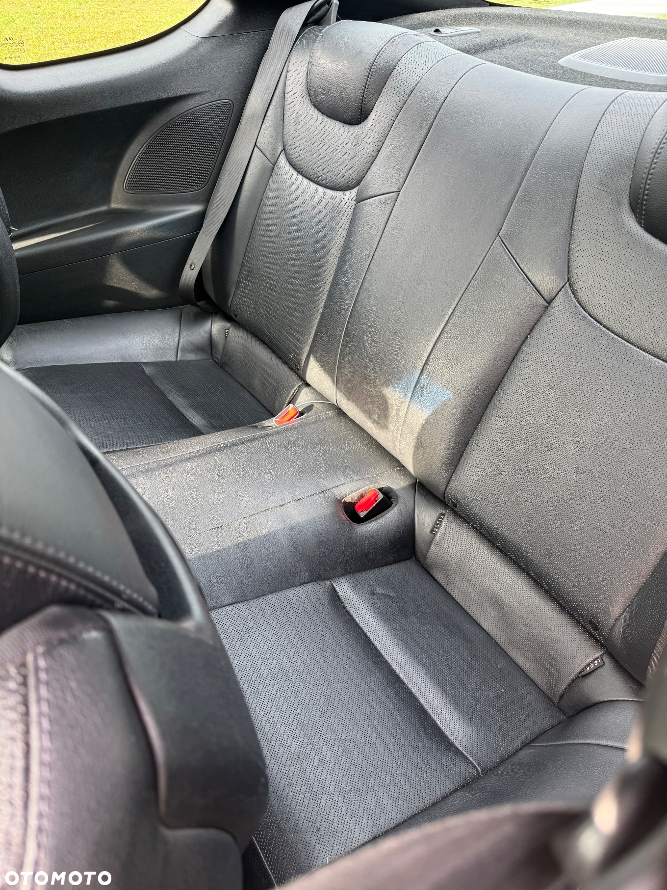 Hyundai Genesis Coupe 2.0 T - 11