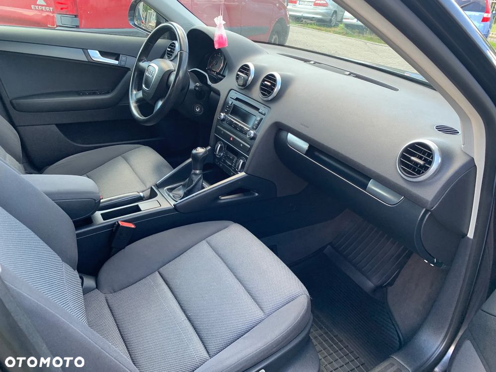 Audi A3 Sportback 1.6 TDI DPF Ambition - 6