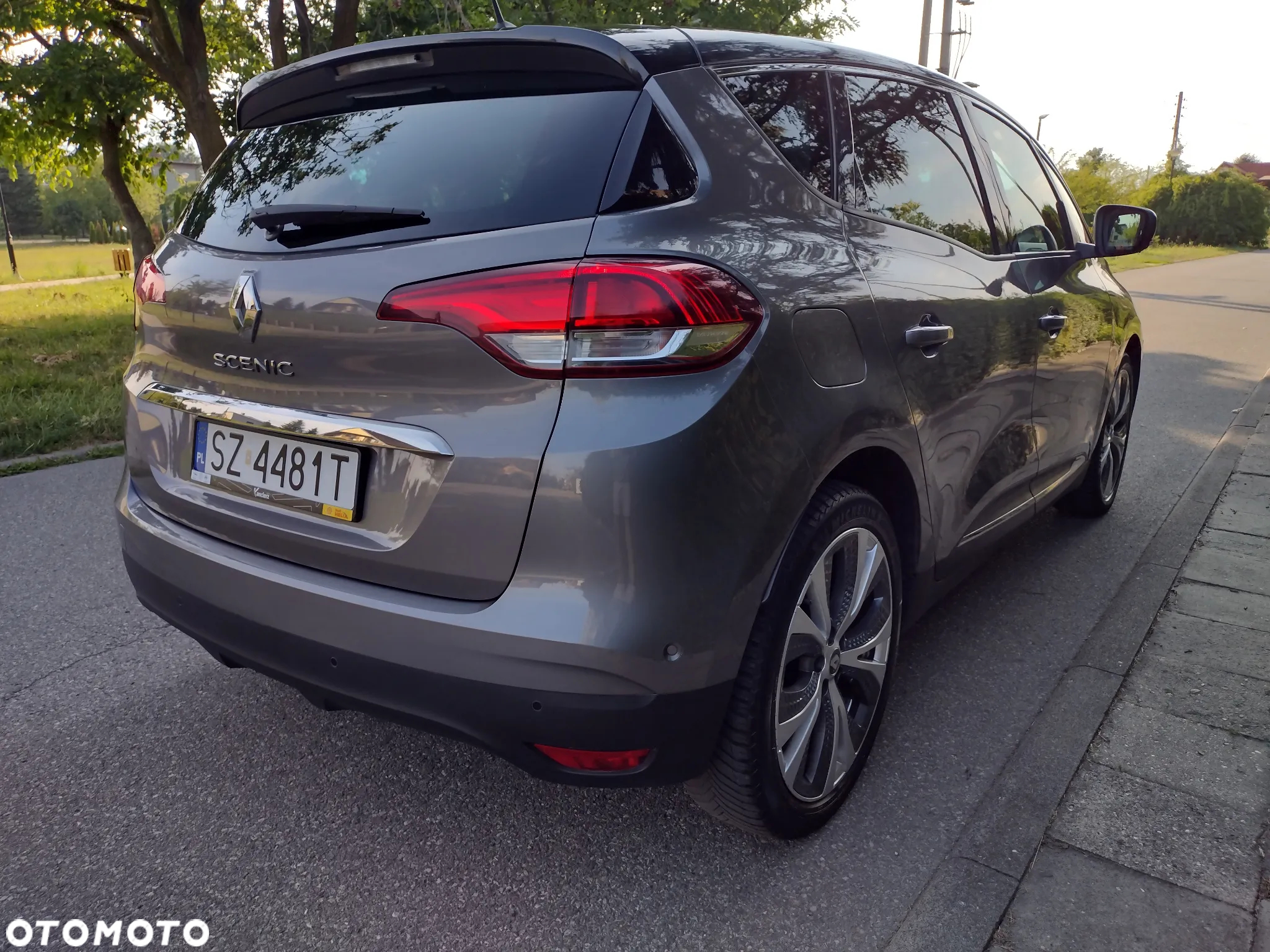 Renault Scenic ENERGY TCe 130 S&S Bose Edition - 6