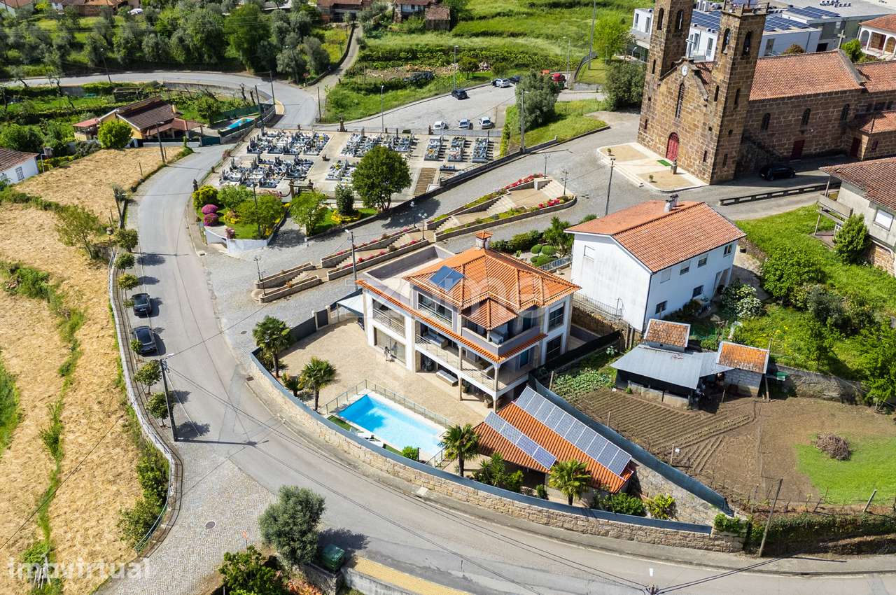 Moradia T5 com Piscina e Jardim, a 5min de Celorico de Basto - Grande imagem: 3/52