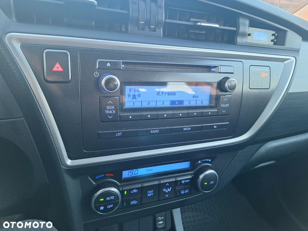 Toyota Auris 1.6 Dynamic - 10