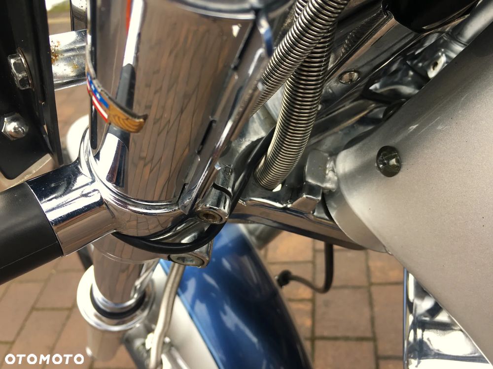 Suzuki Intruder - 18