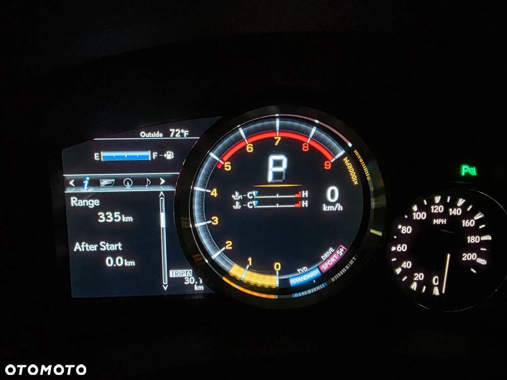 Lexus RC F Carbon - 29