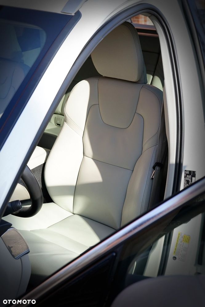 Volvo XC 60 T6 AWD Geartronic Momentum - 10