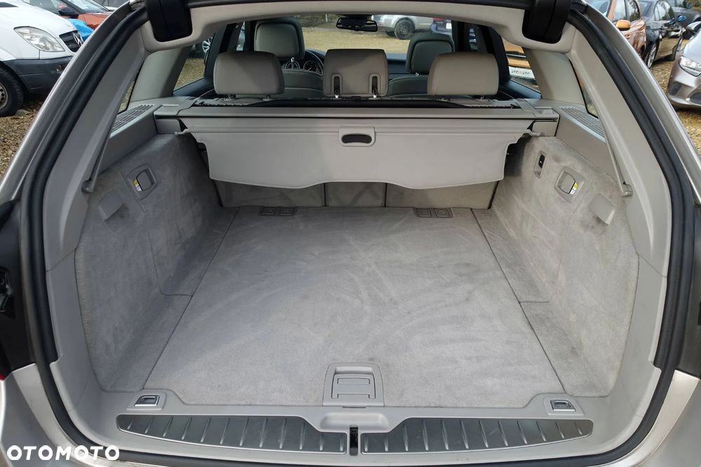 BMW Seria 5 530d xDrive Sport-Aut Modern Line - 37