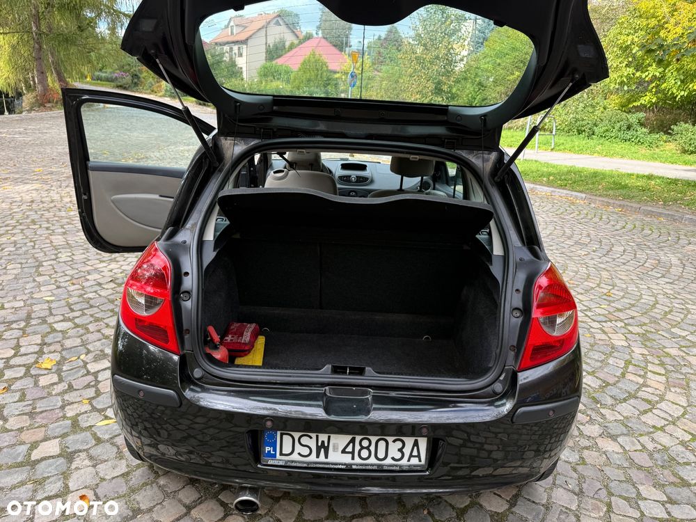 Renault Clio - 10