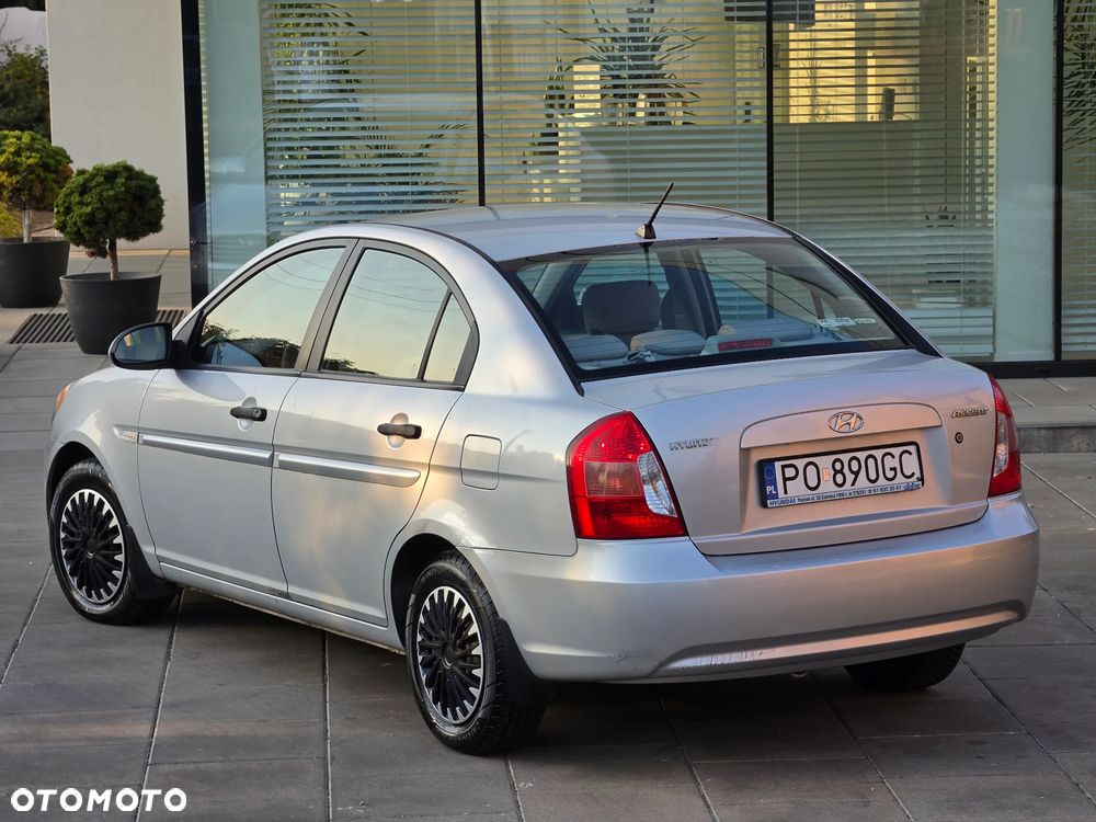Hyundai Accent - 18