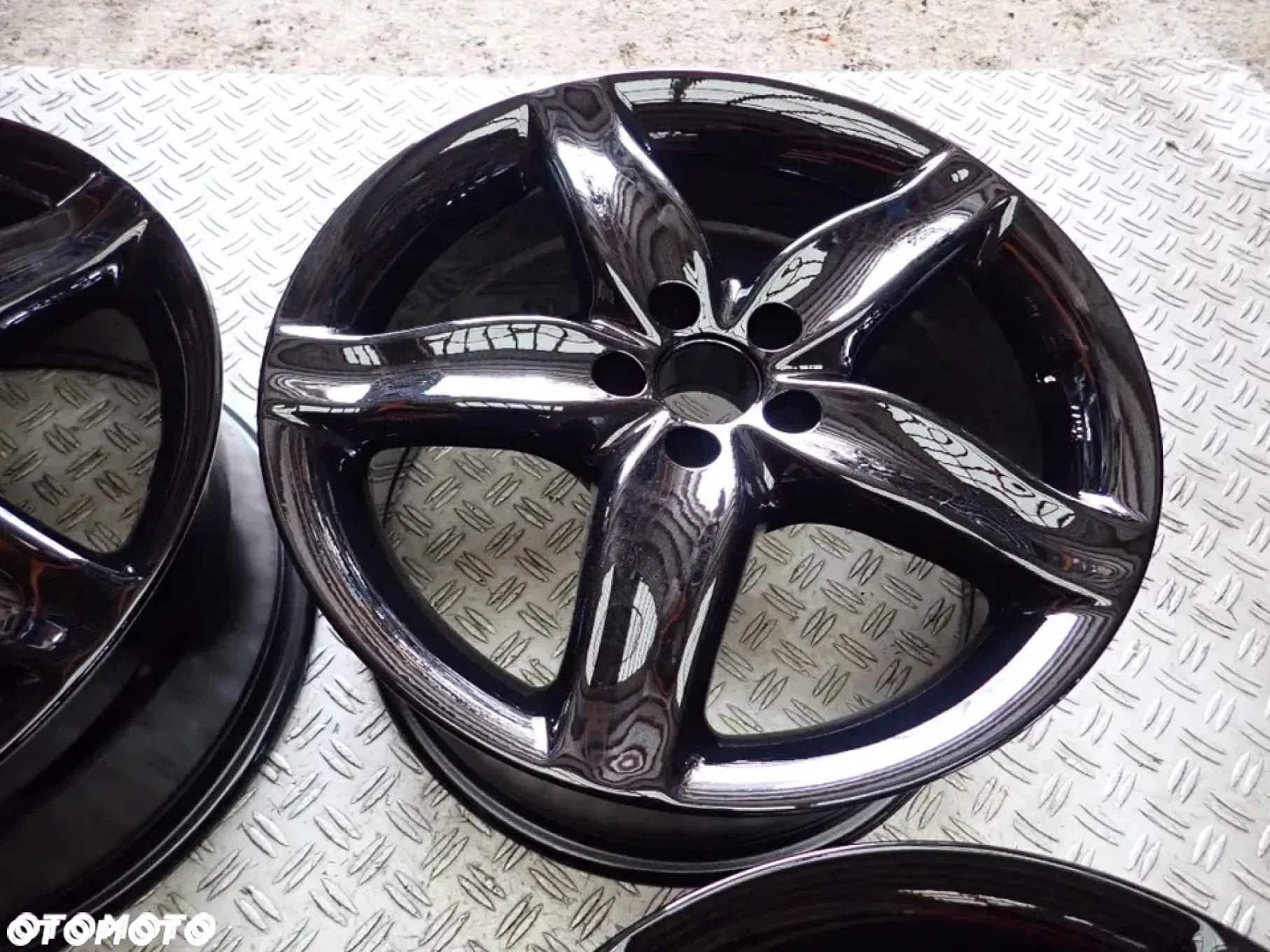 FELGI ALUMINIOWE SKODA FABIA II RS 5X100 8.5JX17 CZARNY POŁYSK - 5