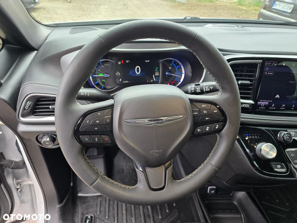 Chrysler Pacifica - 22