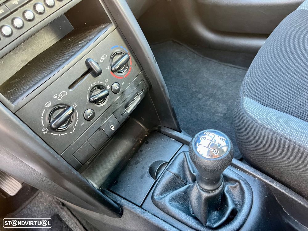 Peugeot 207 1.4 16V Trendy - 39