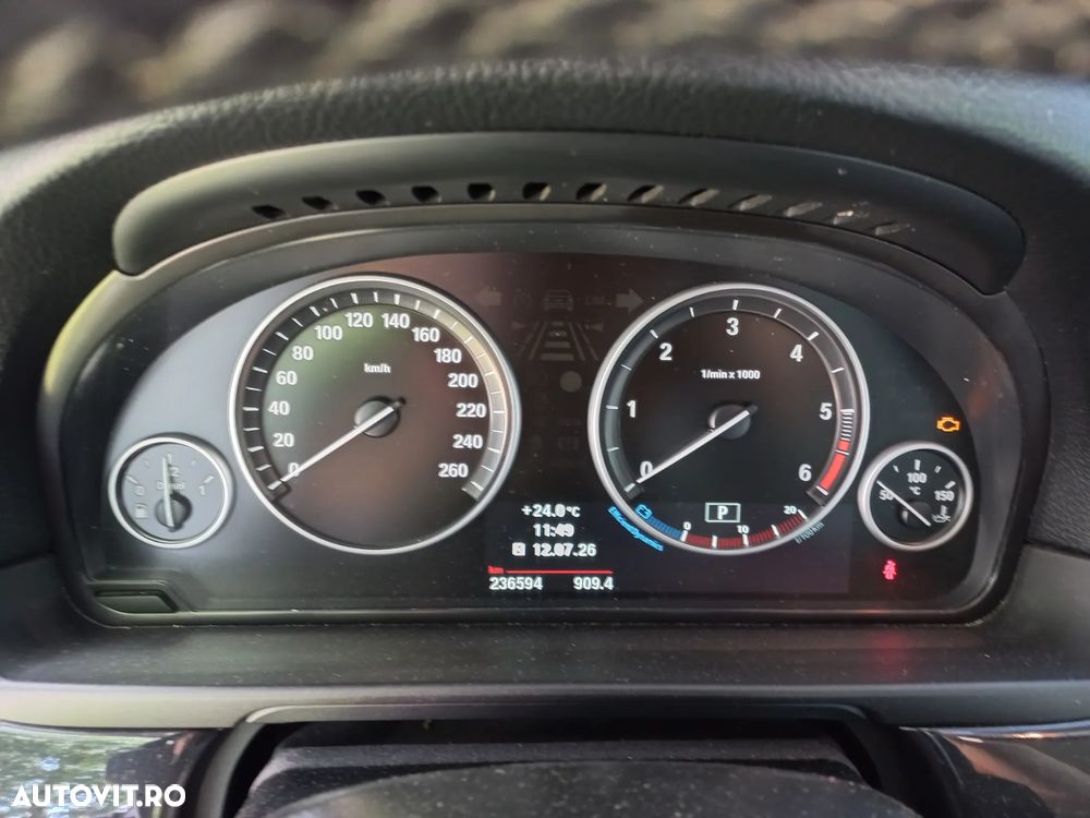 BMW Seria 5 525d xDrive AT - 6