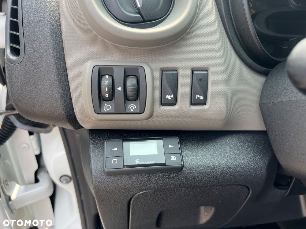 Renault Trafic - 16