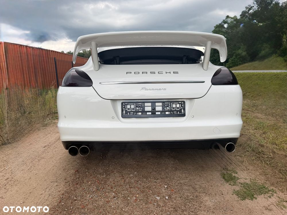 Porsche Panamera 4 PDK - 17