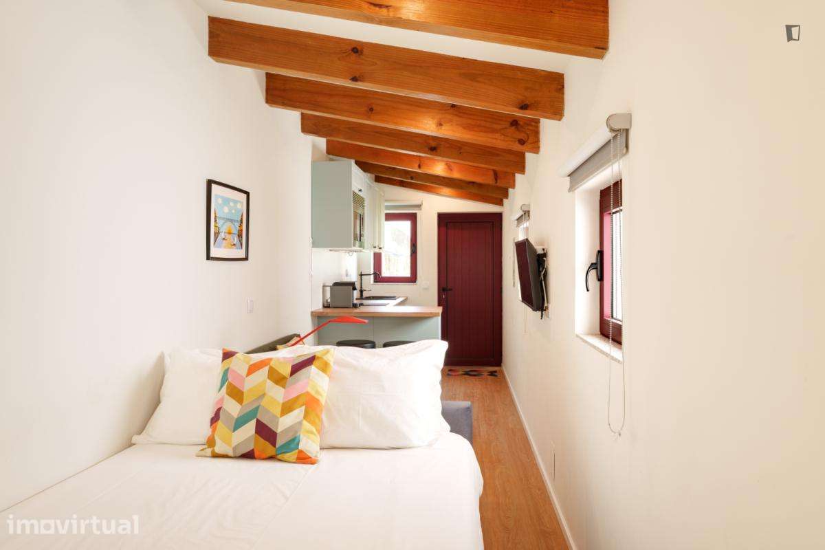Quarto - localizado em Lordelo do Ouro Porto - Grande imagem: 5/24