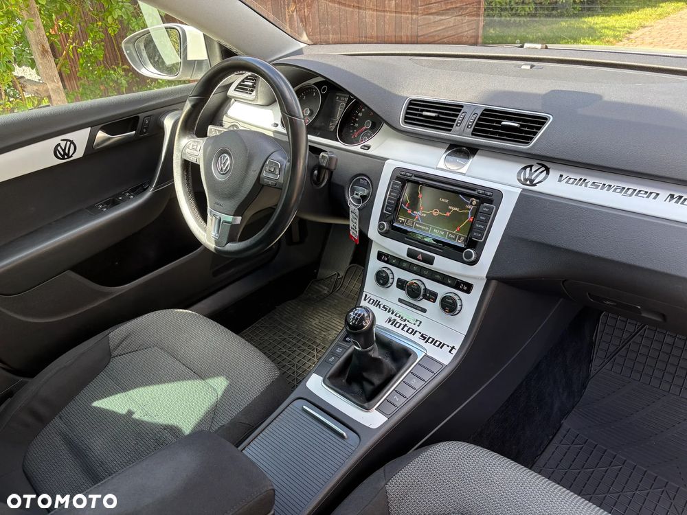 Volkswagen Passat Variant 2.0 TDI DPF Sportline - 12