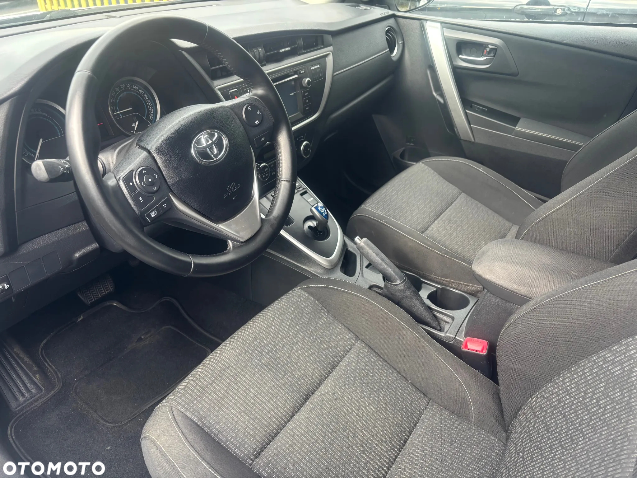 Toyota Auris 1.8 HSD Luna - 8