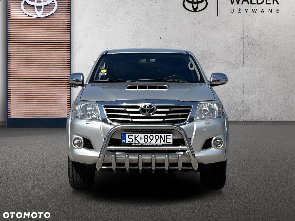 Toyota Hilux 2.5 D-4D SR - 12