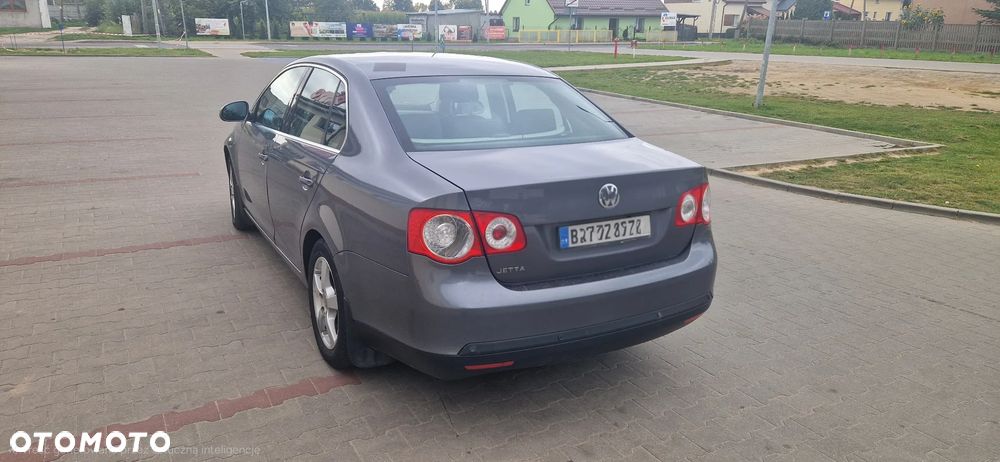 Volkswagen Jetta 1.9 TDI Trendline - 5