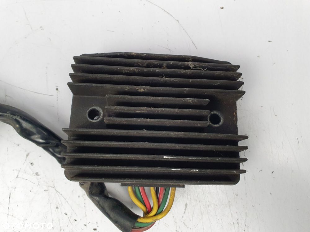 REGULATOR NAPIĘCIA VFR 800 VFR800 02-12 moduł sterownik SH689A - 3