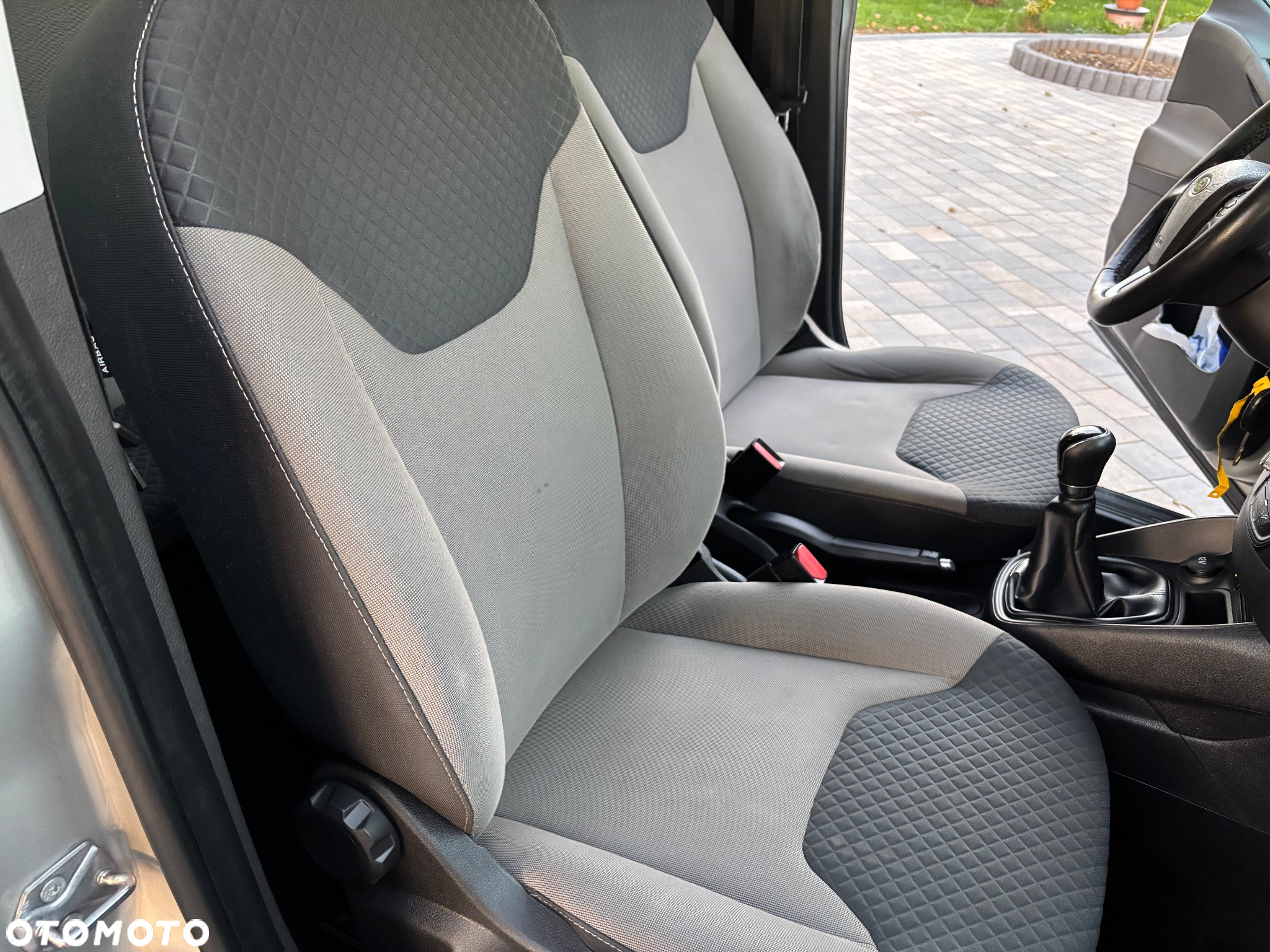 Ford Tourneo Courier 1.0 EcoBoost Titanium - 30