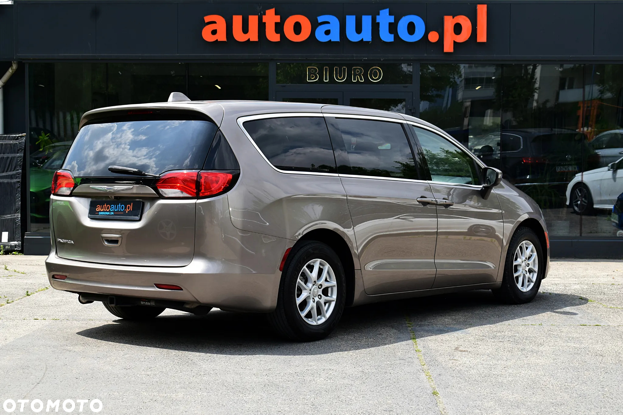 Chrysler Pacifica - 23