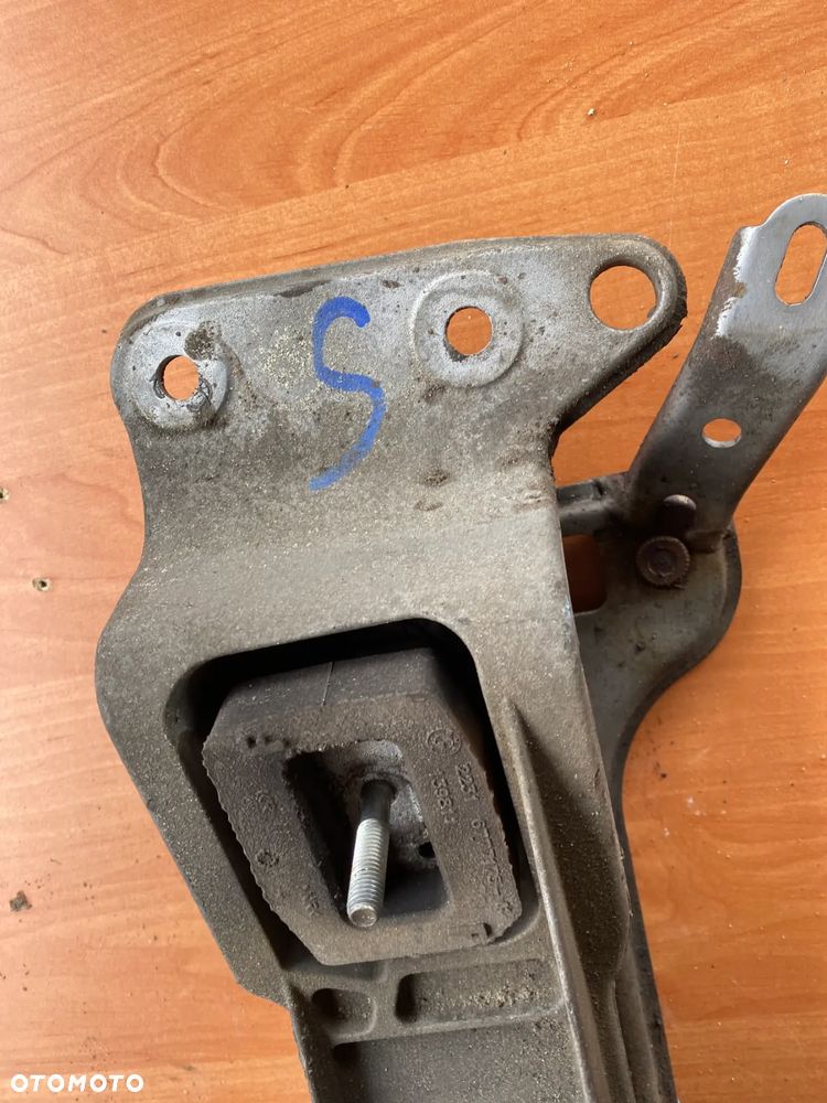 MOCOWANIE ŁAPA PODUSZKA SKRZYNI BIEGÓW BMW E60 E61 677717501 139811 - 5