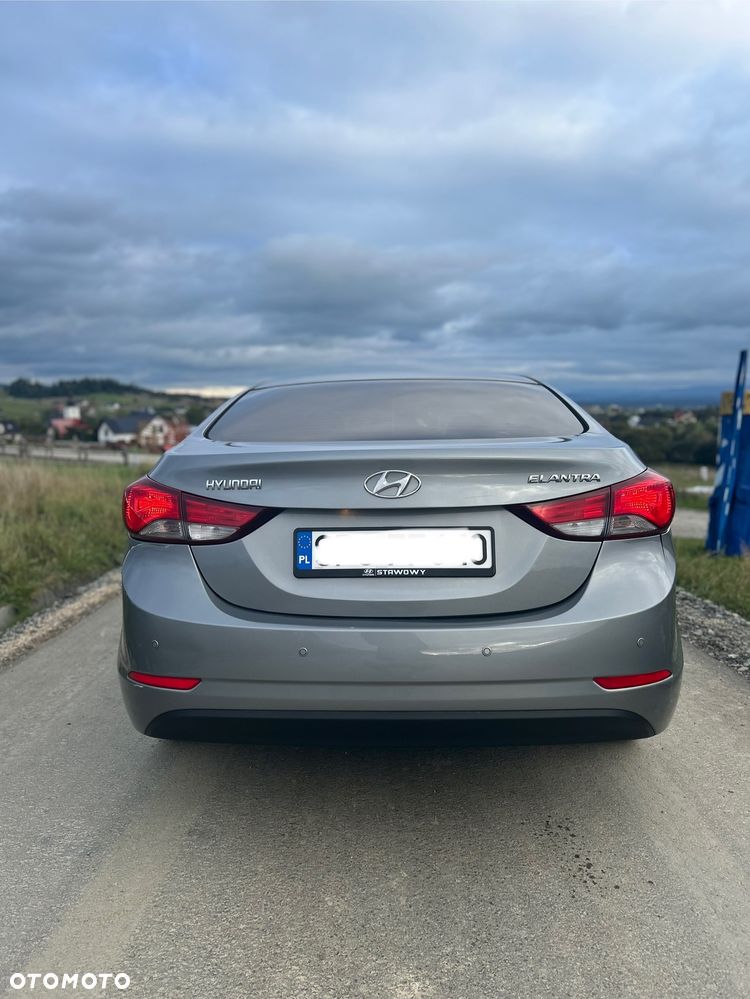 Hyundai Elantra 1.6 Style - 4
