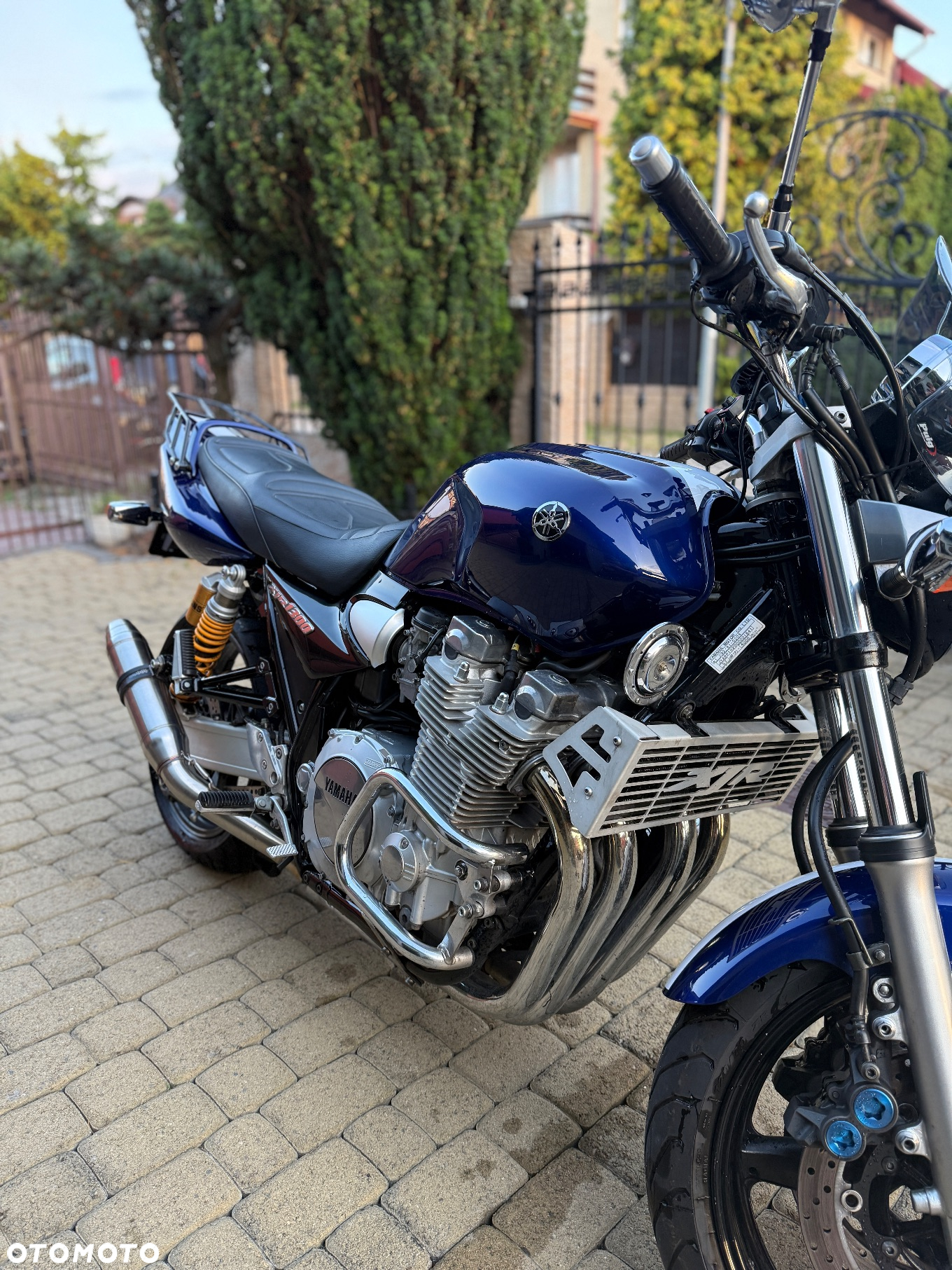 Yamaha XJR - 10