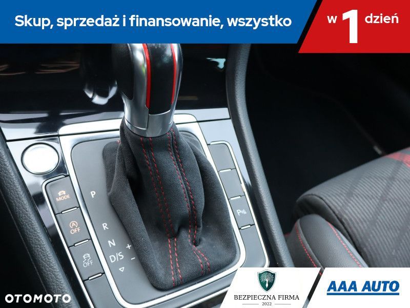 Volkswagen Golf - 17