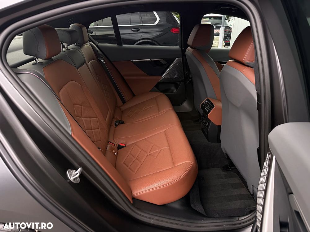 BMW Seria 5 520d xDrive AT MHEV - 34