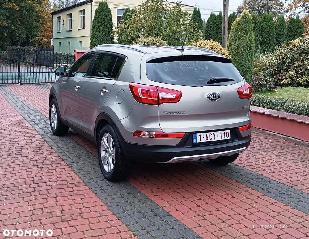 Kia Sportage 1.7 CRDI 2WD ISG Dream-Team Edition - 4